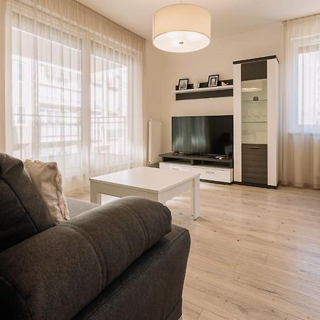 Skau 2 Old Town Family & Business Apartment 2 Floor Free Parking Bratislava Luaran gambar