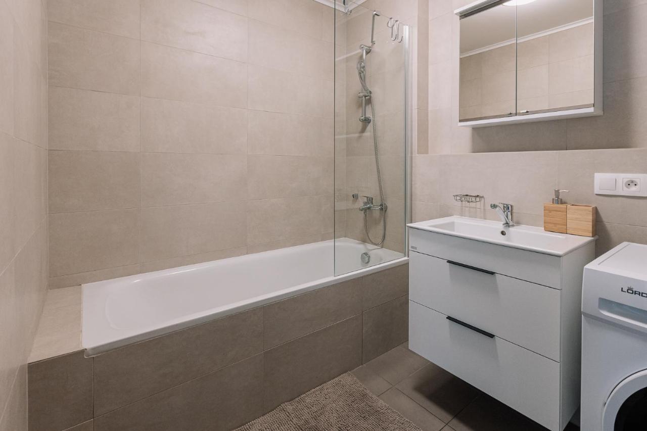 Skau 2 Old Town Family & Business Apartment 2 Floor Free Parking Bratislava Luaran gambar