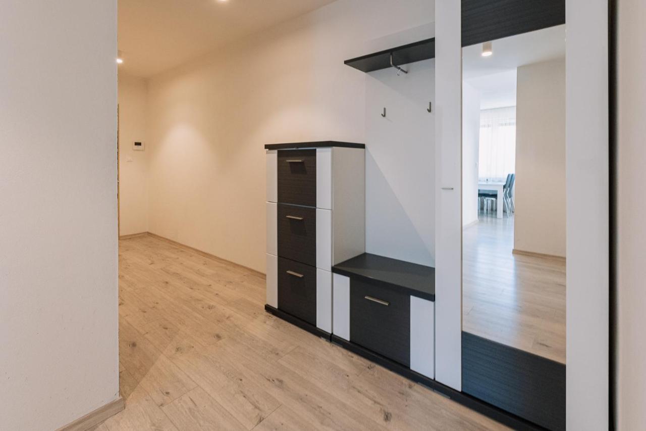 Skau 2 Old Town Family & Business Apartment 2 Floor Free Parking Bratislava Luaran gambar