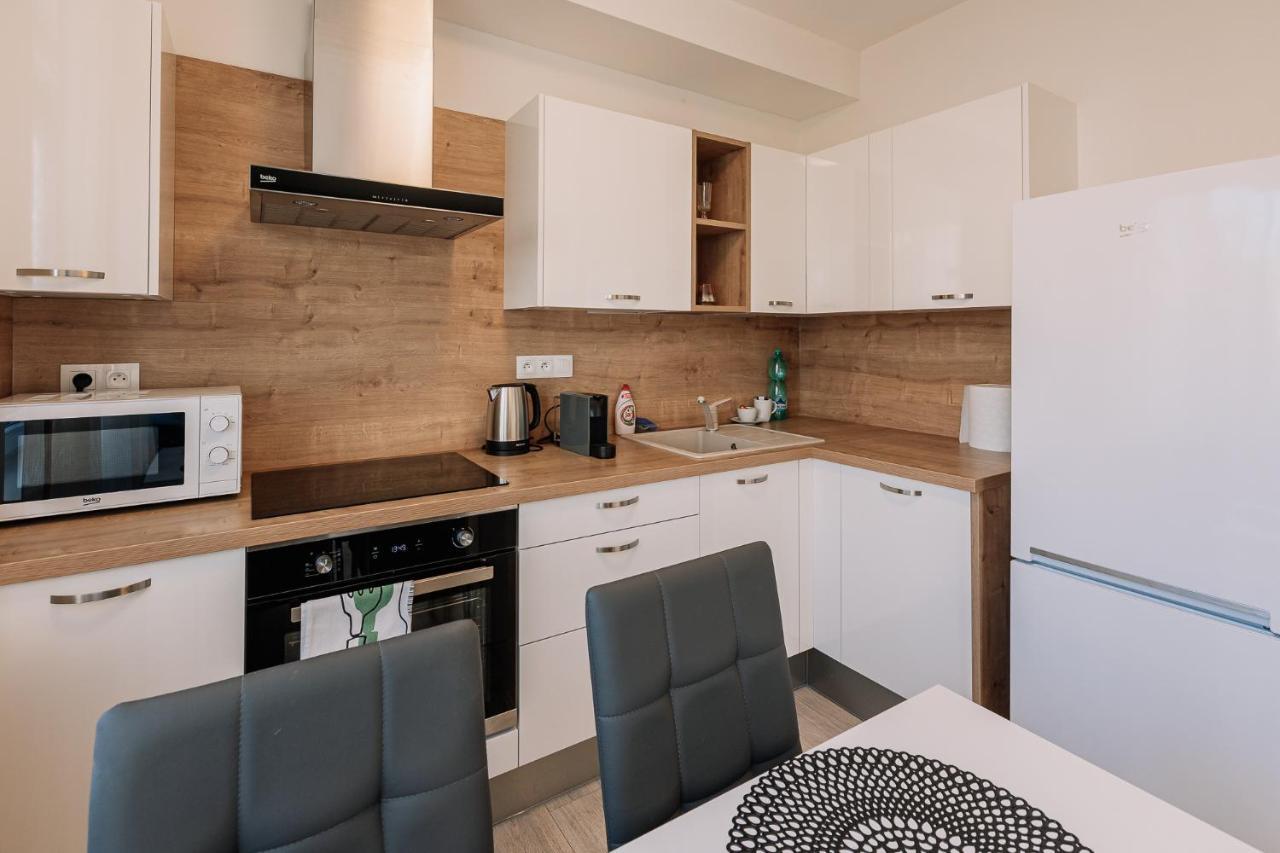Skau 2 Old Town Family & Business Apartment 2 Floor Free Parking Bratislava Luaran gambar